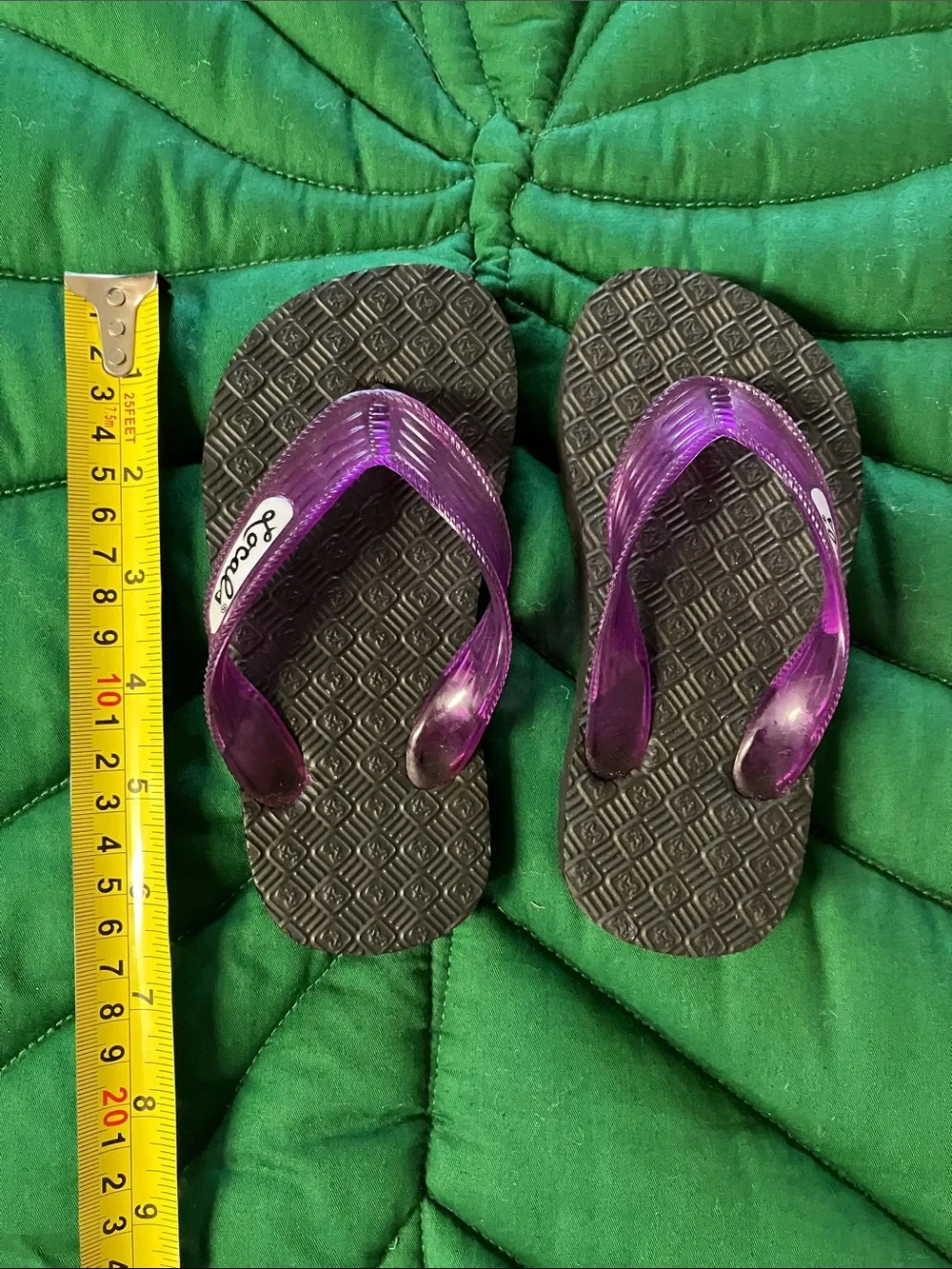 NWOT Hawaii brand kids locals slippers sandals, black/purple.